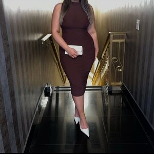 Elegant Brown Sleeveless Dress